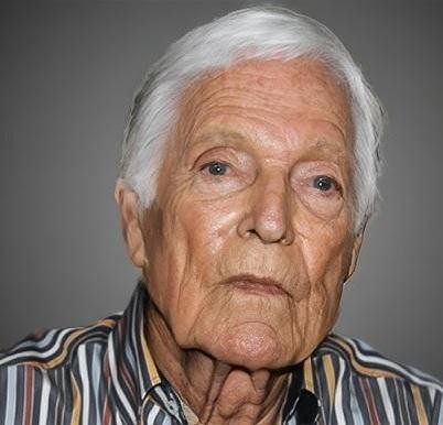 Richard Chamberlain w późniejszych latach życia, malujący w swoim studiu na Hawajach, ukazujący jego pasję do sztuki.